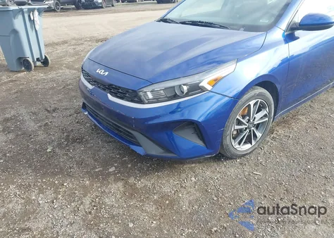 2022 Kia Forte Lxs z USA, uszkodzony, nr VIN 3KPF24AD5NE432109